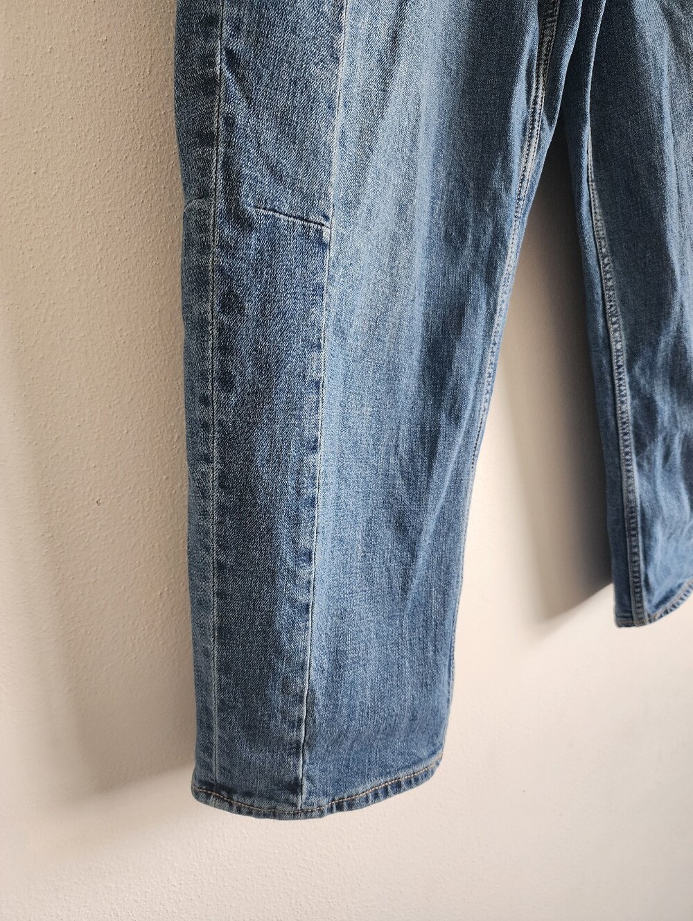 High-Rise Barrel Leg Jeans Medium Wash Cotton Blend Comfortable Fit Size 12 - Picture 4 of 11